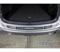 Volkswagen Tiguan 2017- Накладка на задний бампер (лист зеркальный логотип VW) ( шт ) Артикул: VWTIG17-42